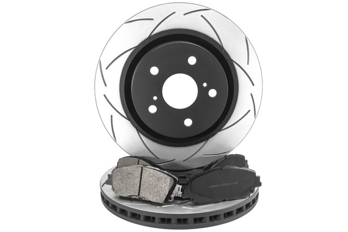 КОМПЛЕКТ ПЕРЕДНИЙ:Торм. диски DBA2744S T2+колодки DCbrakes STR.S Toyota Camry V70 2017->