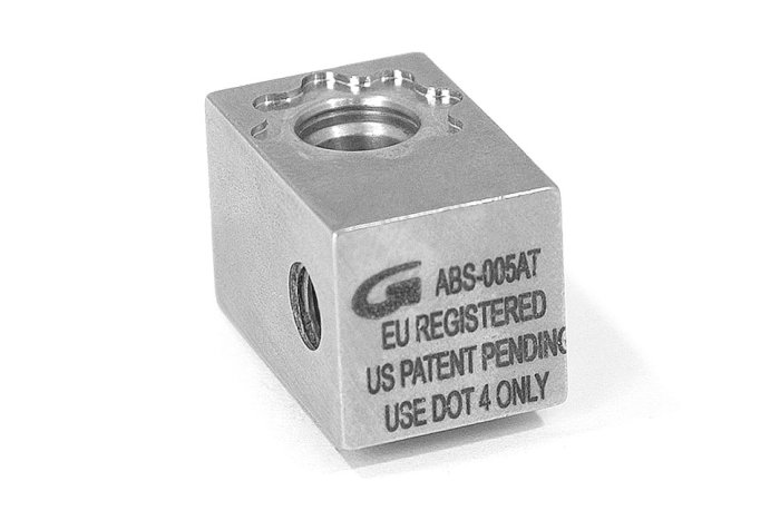 Тройник ABS Goodridge 1 х adapter crimp,- M10*1mm (обратный конус)  крепеж отв. , D-03 ABS-005AT