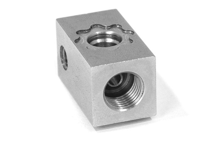 Тройник ABS Goodridge 1 х adapter crimp,- M10*1mm (обратный конус)  крепеж отв. 6mm, D-03 ABS-003AT