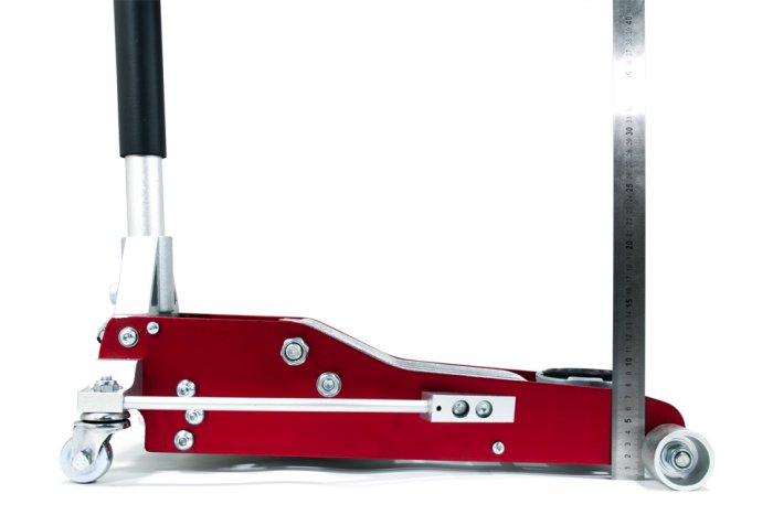 Домкрат алюминиевый max 1,5 т. Подхват 85mm; Подъём max 365mm. Вес 12,8kg. Racing Jack 63098