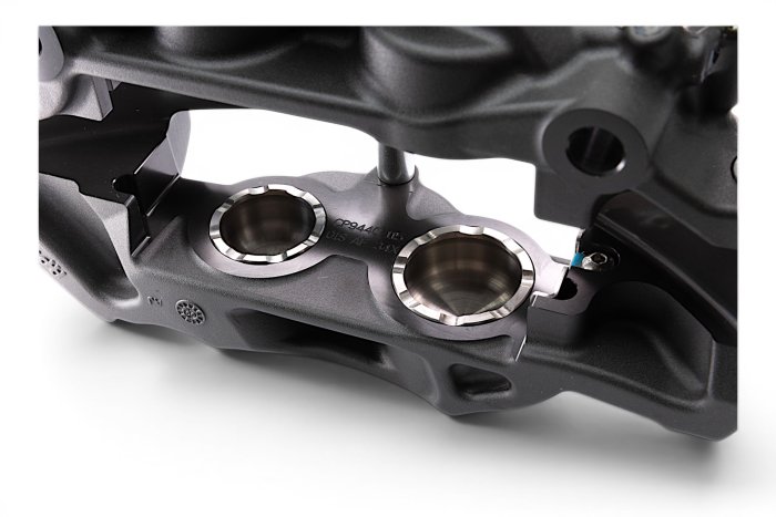 Суппорт AP Racing CP9440-3S4L Pro5000R Radi-CAL 4 поршня (FRONT)