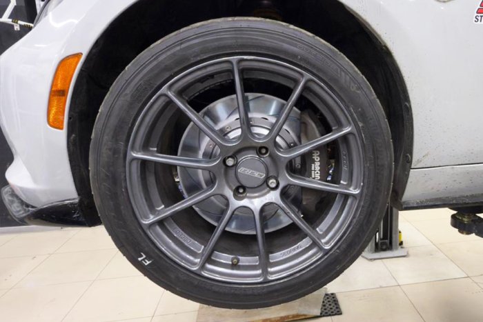 Тормозная система передняя 330x28mm, AP Racing 4 поршня, Mazda MX-5 ND; FIAT 124 Spider