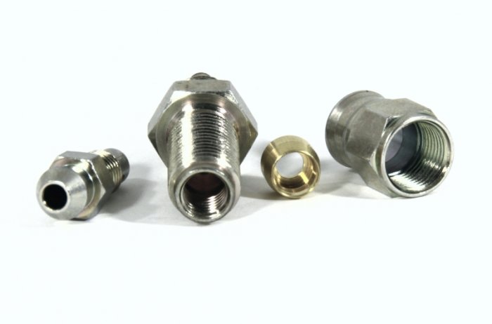 Фитинг папа AN-03 3/8X24 c прокачным штуцером, длинный D-03 сталь 443-03BNP, Goodridge