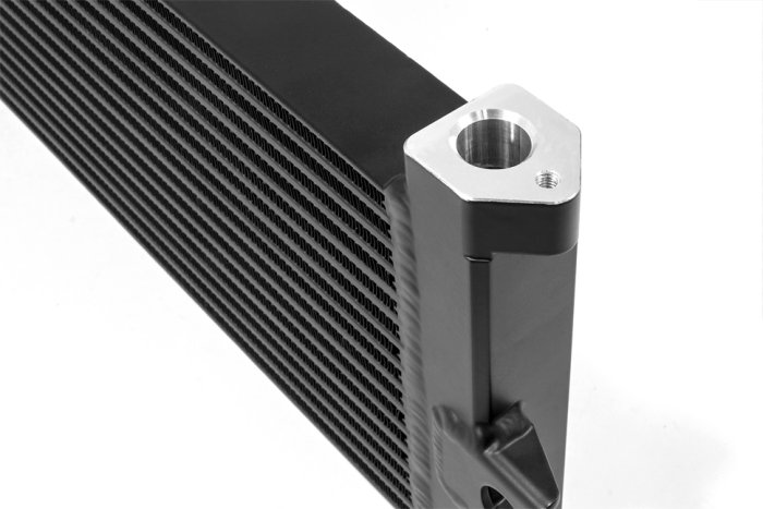 Радиатор масляный Competition BMW S55 F80 M3; F82 M4 BLACKROCK LAB BMW-OC-8082