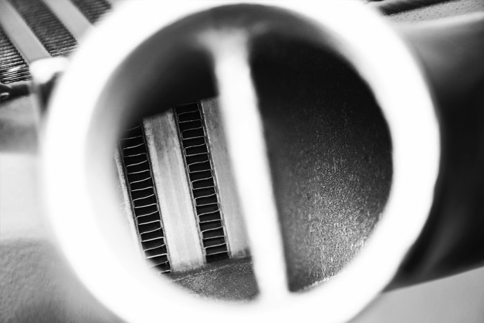 Интеркулер BlackRock Lab AU-INT-0438 AUDI A4 B8 TFSI / A5 B8 / Q5; 65 mm Tuner spec (Bar Plate)