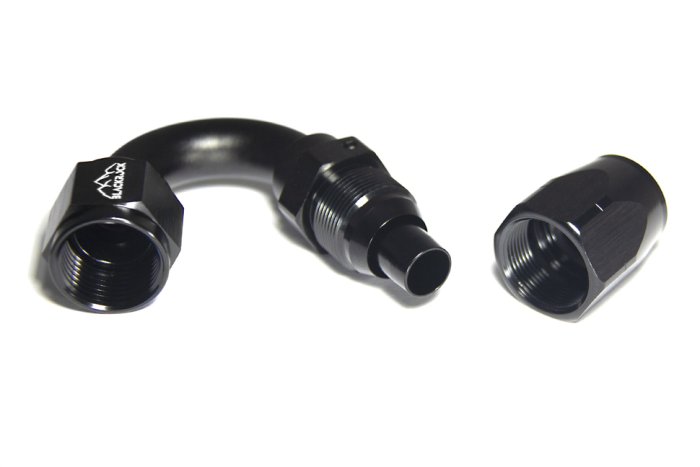 - 8 AN (8AN AN8) фитинг 150°, 20 серия Cutter Style, BLACKROCK LAB ЧЁРНЫЙ, A08-150-2BK