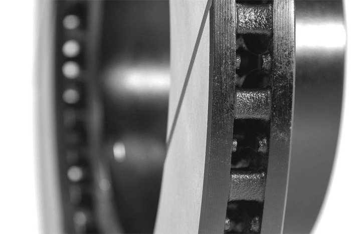 КОМПЛЕКТ ПЕРЕДНИЙ Тормозные диски DC Brakes+колодки HD+ Toyota LC300, Lexus LX500D, LX600 2021+