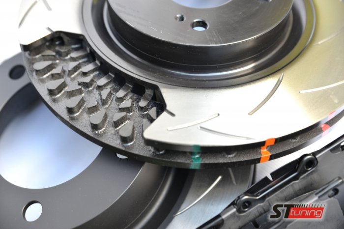 КОМПЛЕКТ ПЕРЕДНИЙ: Тормозные диски DBA 42722S T3 + колодки HAWK LTS HB589Y Toyota  LC200,Lexus LX570