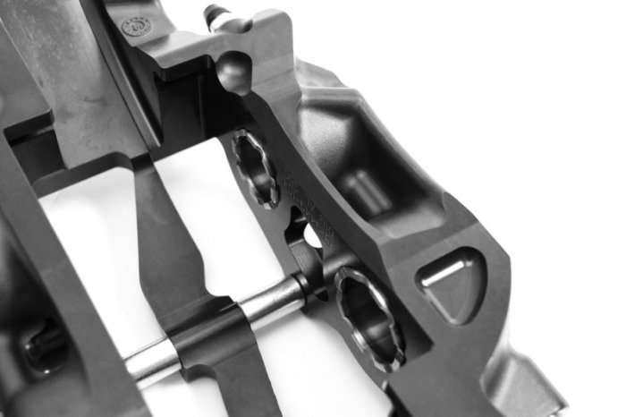 Суппорт AP Racing CP9450-2S4L Pro5000R Radi-CAL 4 поршня